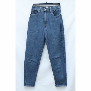 Levi's Jeans medium blue high waisted trendy 28 stretch mom tapered